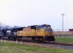 UP SD70M #4052 & NS D9-40CW